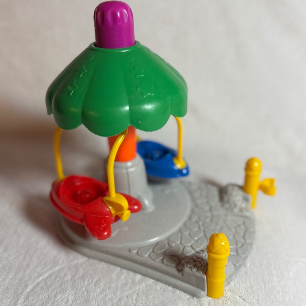 VTG Fisher Price Little People 2003 Amusement Park Merry Go Round Airplanes
